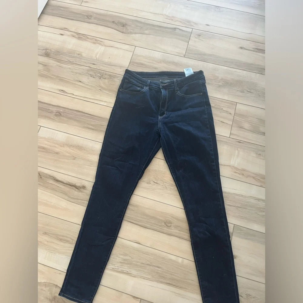 Levi’s High rise skinny jeans size 31 - Picture 3 of 5